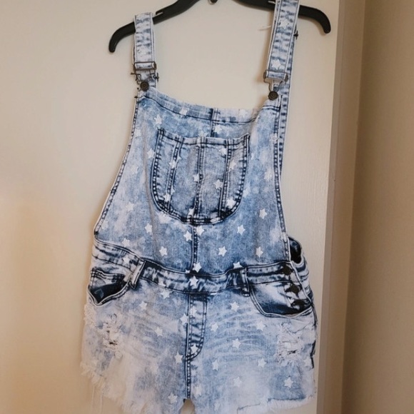 Overall shorts ⭐️⭐️⭐️ - Picture 1 of 3
